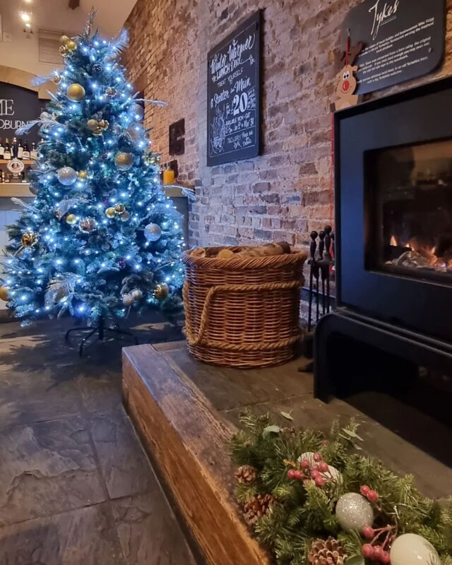 🎄Celebrate Christmas at Tykes!🎄

Will you be joining us for a traditional turkey dinner or our delicious festive Afternoon Tea? 🧁

Book your table now to enjoy a magical meal with friends and family at Tykes ✨️

Call 01904 469911 or book via our website www.sandburnhall.co.uk/tykes-restaurant
.
.
.
#christmas #christmaslunch #festive #festiveafternoontea #eatlocal #celebrate #tykesrestaurant