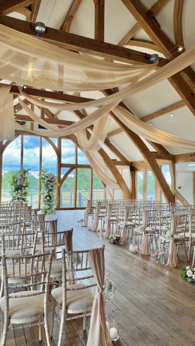Walk down the aisle with us at Sandburn Hall 🤍 

#yorkshire #yorkshireweddingvenue #barnvenue #york