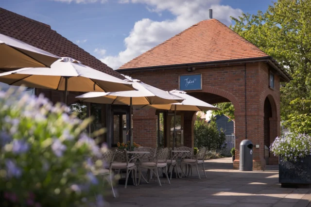 A little sunshine for your feed on a very grey Yorkshire day… ☀️

We’ve loved seeing our new terrace furniture in all its glory this summer. Here’s hoping for a few more sunny days to enjoy it before autumn arrives! 🌞🍂

#sandburnhall #summer #autumn #tykesrestaurant #yorkrestaurant